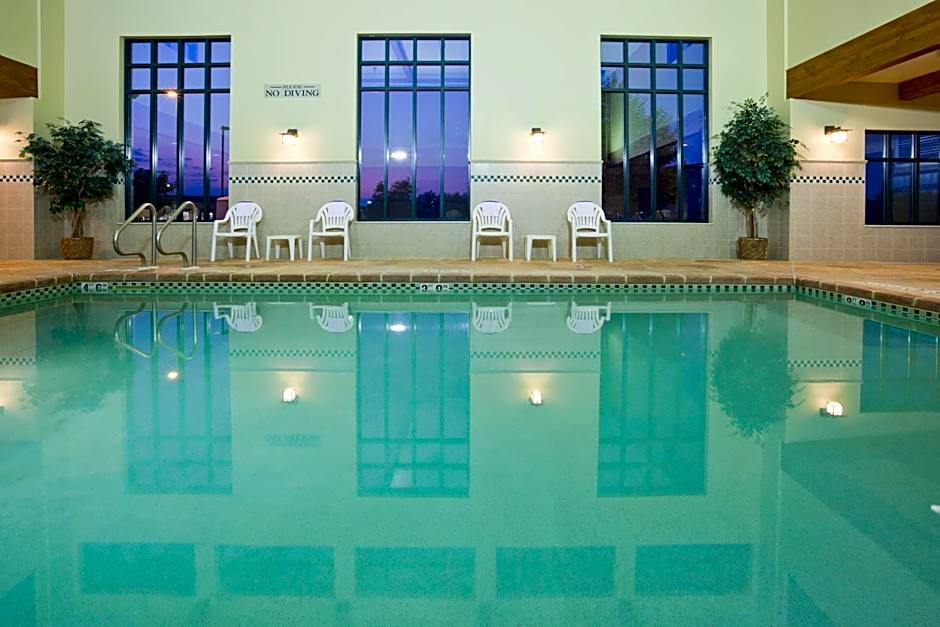 Country Inn & Suites by Radisson, Madison West, WI