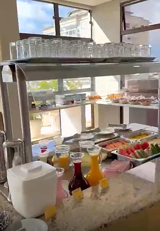 Flat Service Pitangueiras com Vista Mar
