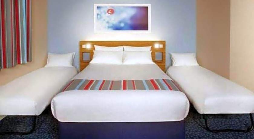 Travelodge Camberley Central