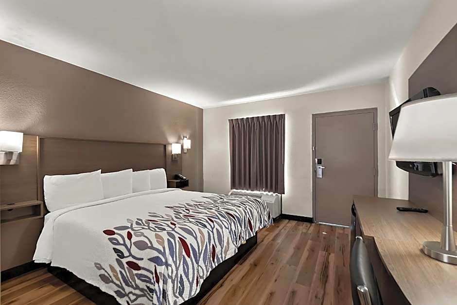 Photo 1 of 6 of Standard 1 King Bed, 2nd Floor