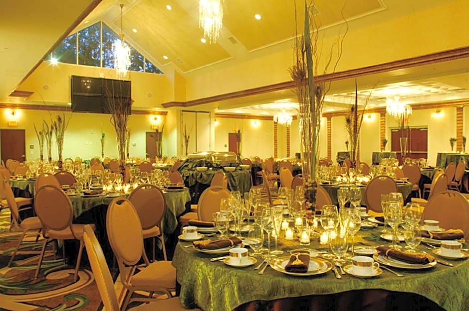 Holiday Inn & Suites Ocala Conference Center By IHG