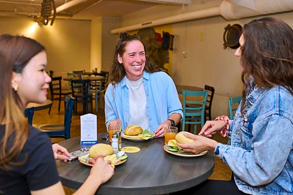 A&O Hamburg Reeperbahn