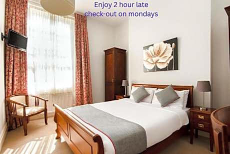 OYO Flagship The Regency