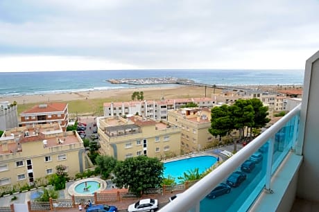 Quadruple Room (4 Adults) with Sea View