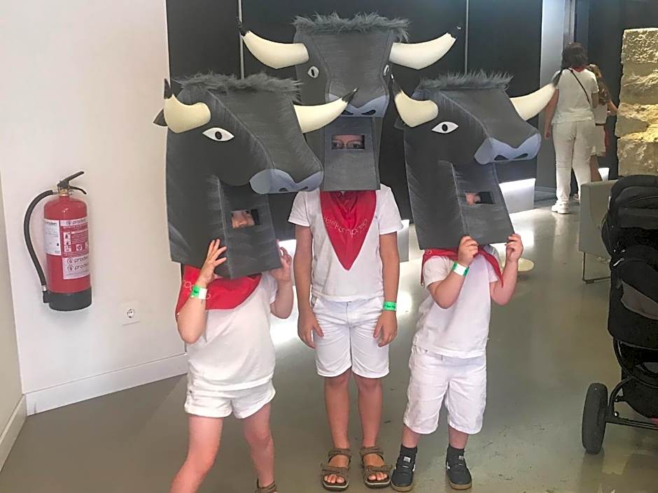 Hotel Pompaelo Plaza del Ayuntamiento & Spa