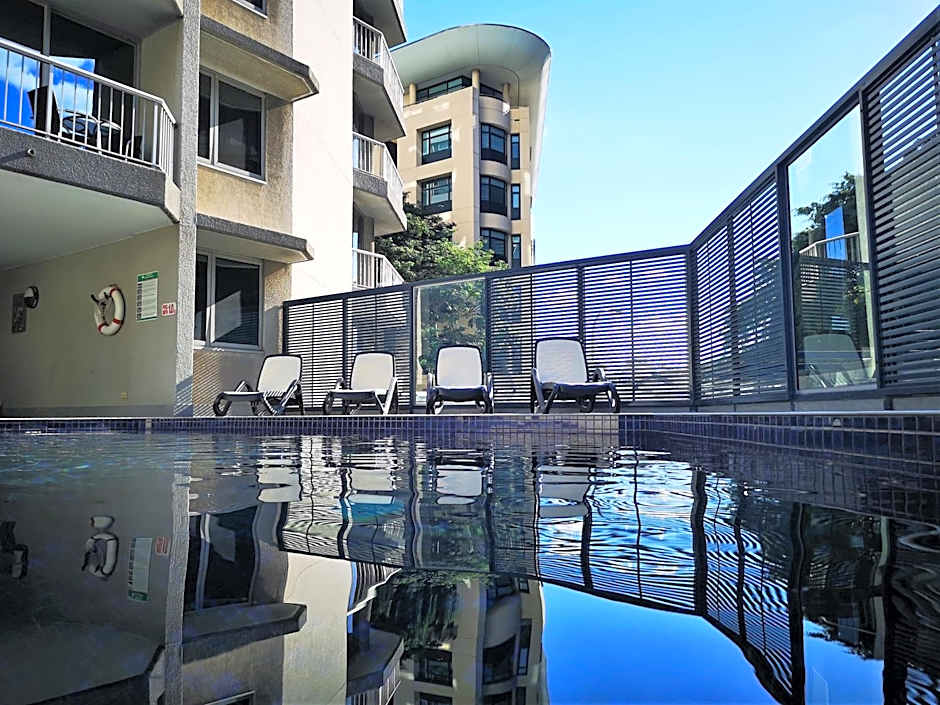 Abbey On Roma Hotel & Apartments