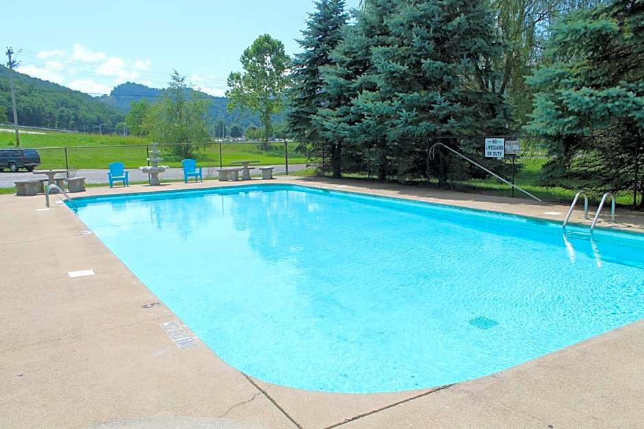 Americourt Hotel - Mountain City