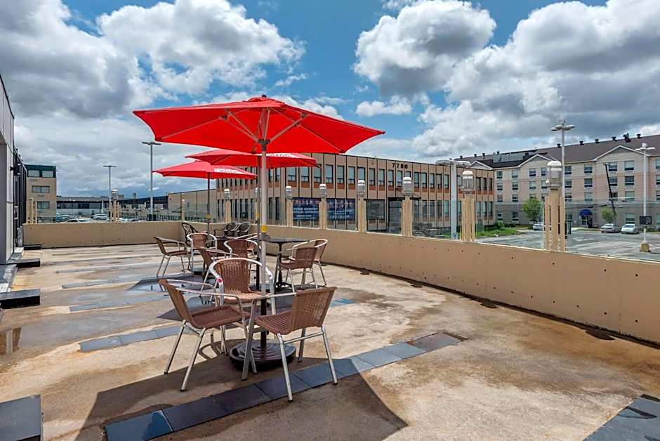 Quality Hotel Dorval Aeroport