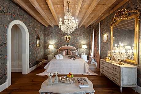 Suite with City View