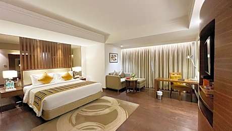 Junior Suite 1 Double Bed (1+1 on IMFL, 2Pcs Laundry Free)