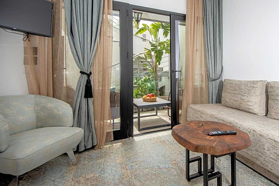 Beach Walk Luxury Suites