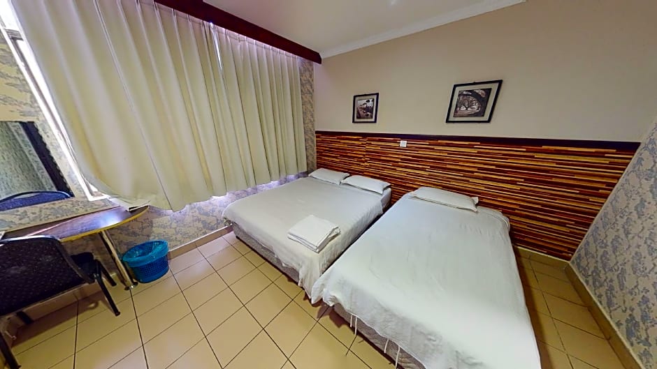 Sri Iskandar Hotel