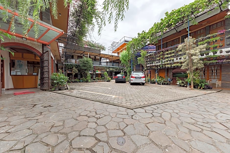 Urbanview Hotel Villa Surya Bandung