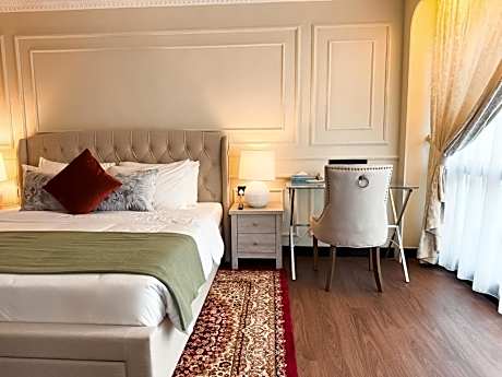 Junior King Suite