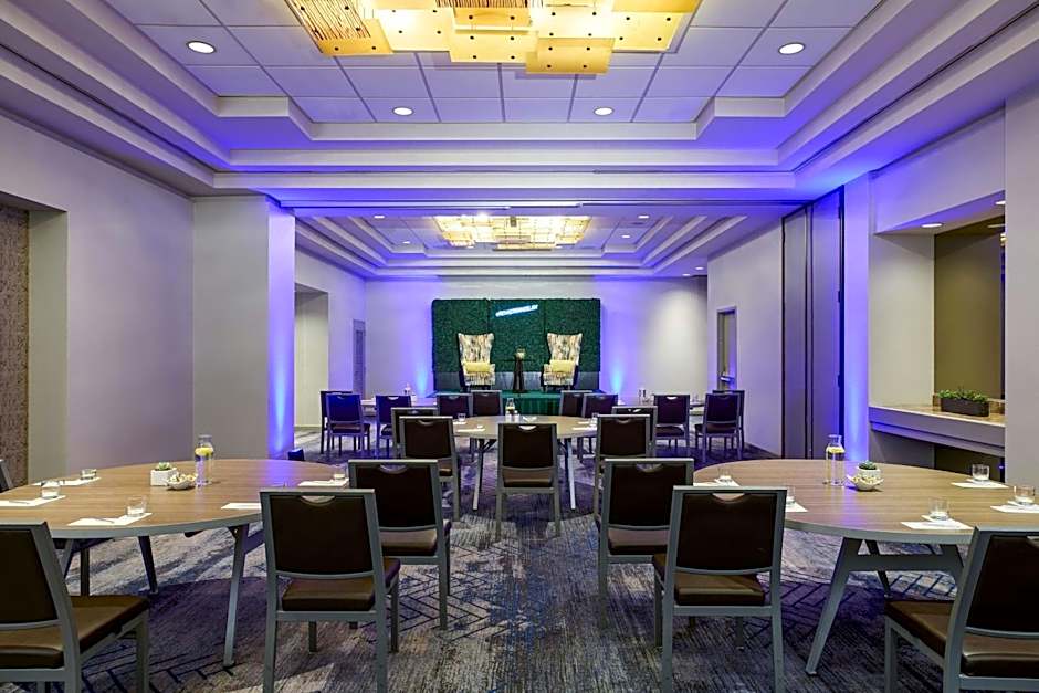 Renaissance Los Angeles Airport Hotel