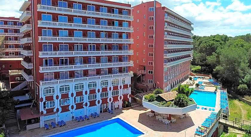 Hotel Seramar Luna-Luna Park