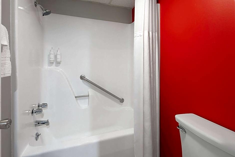 Super 8 by Wyndham Hazleton