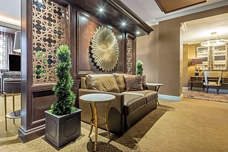 1 King Bed, Suite, Nonsmoking