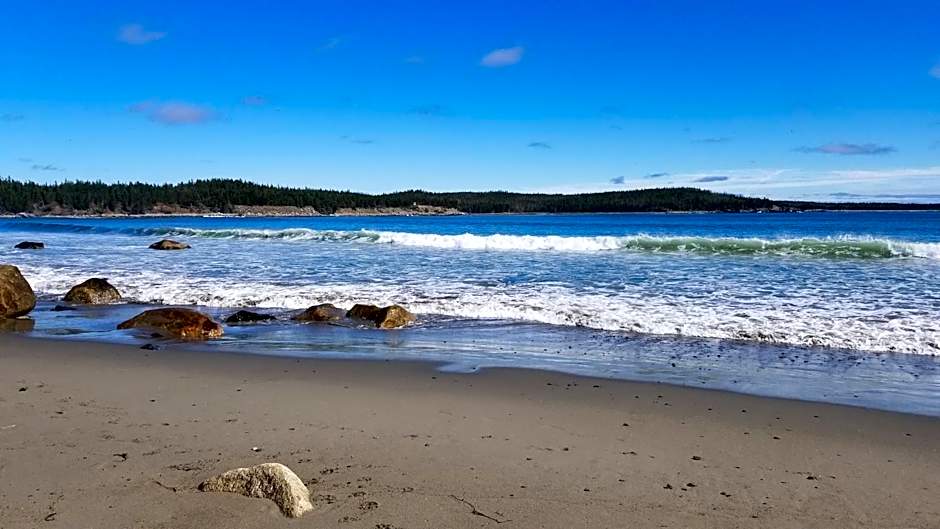 Lonely Rock Seaside Bungalows