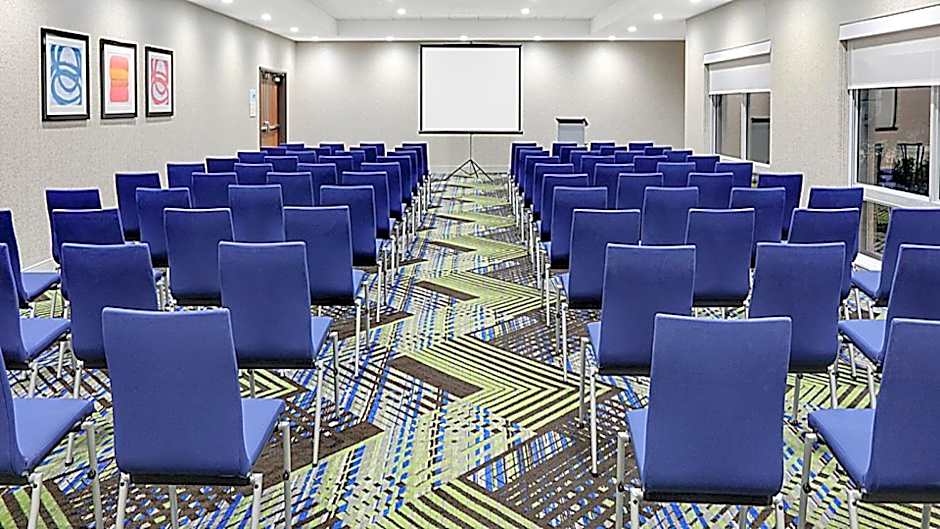 Holiday Inn Express Hotel & Suites Mount Pleasant By IHG