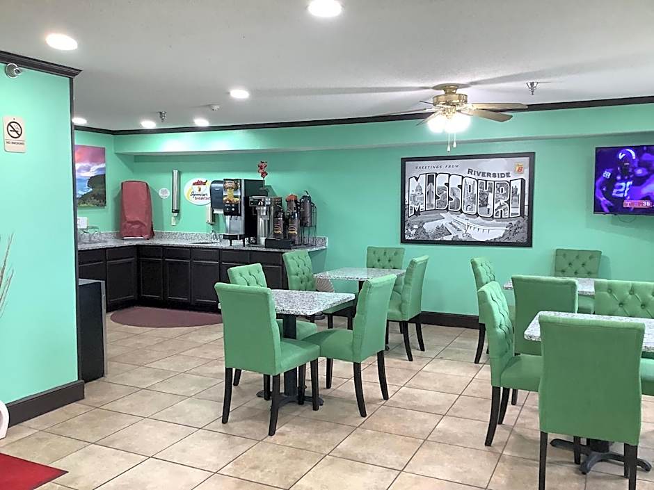 Super 8 by Wyndham Riverside/Kansas City