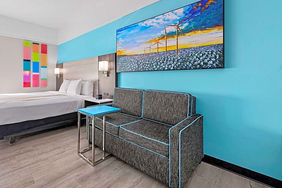 La Quinta Inn & Suites by Wyndham Raymondville