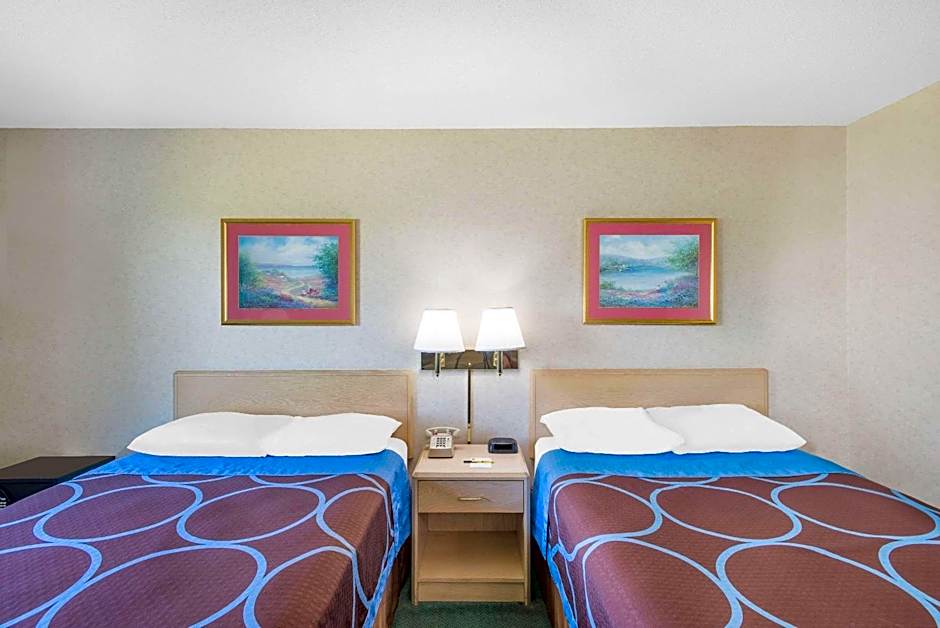 Super 8 by Wyndham Canandaigua