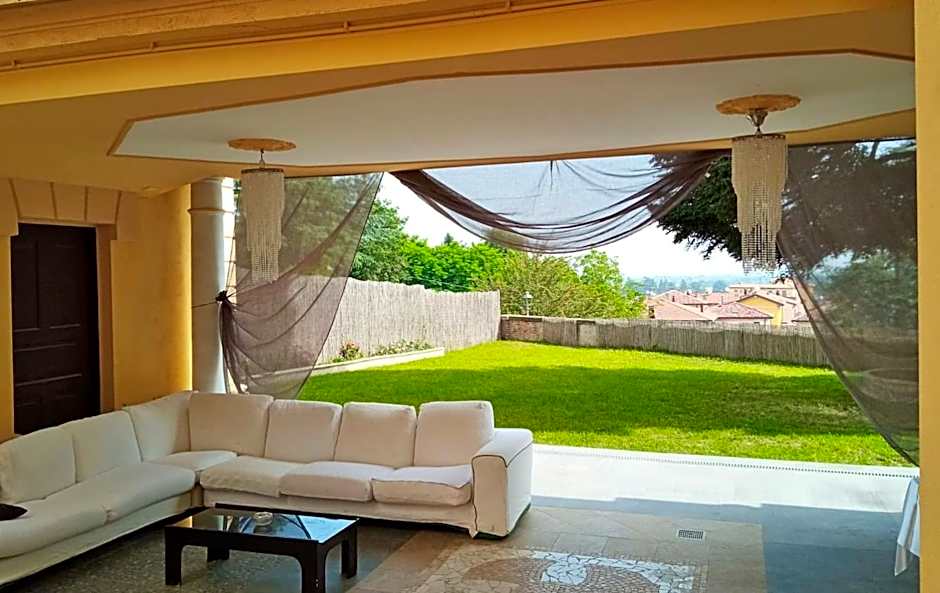 VILLA EVELINA Bad And Breakfast Home Restaurant Gurmet