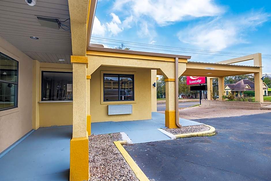 Super 8 by Wyndham Palestine TX