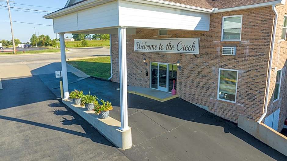 Schmidt's Creek Hotel