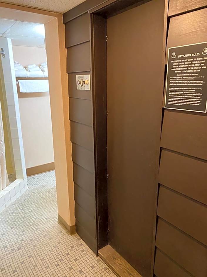 Ramada by Wyndham Lethbridge