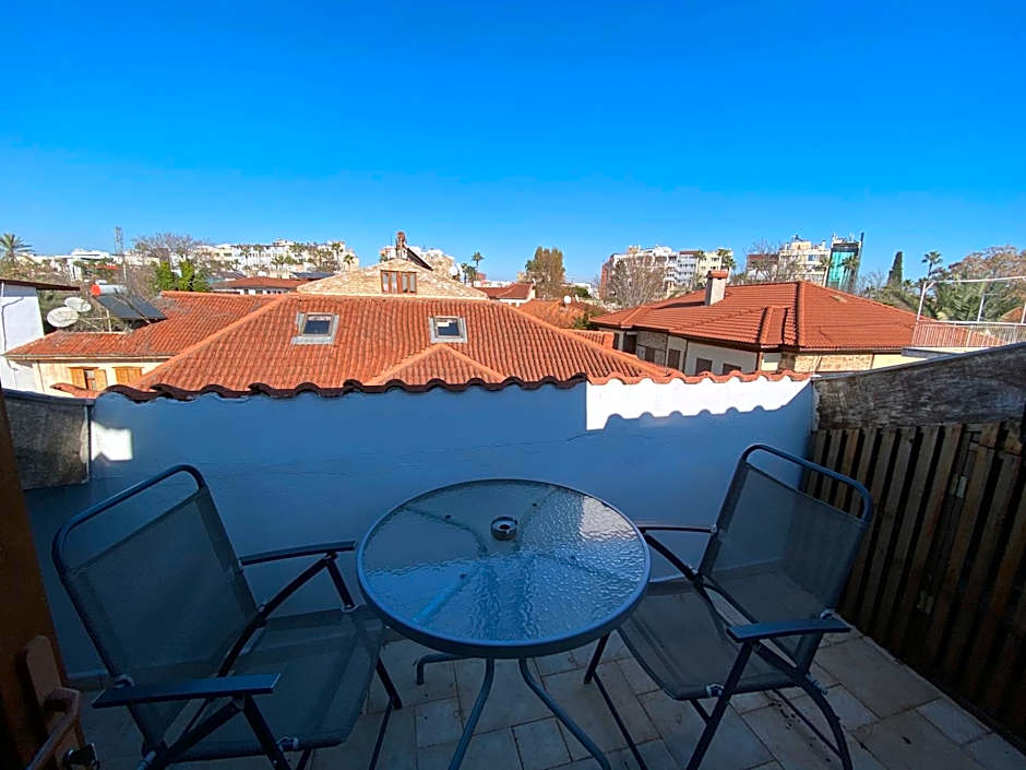 Cicerone Lodge Hotel