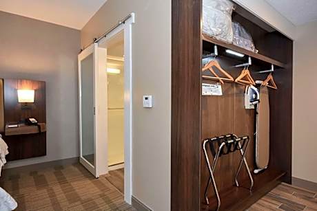 King Study - Non-Smoking