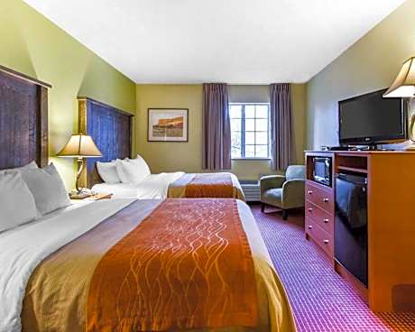 Queen Room with Two Queen Beds - Non-Smoking