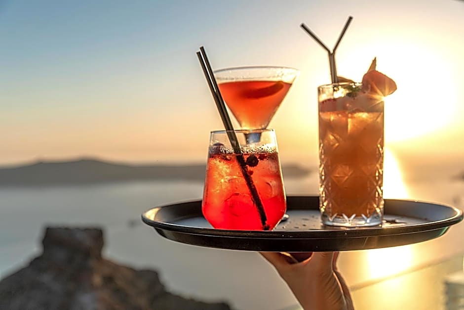 Pearl on the Cliff Hotel & Suites