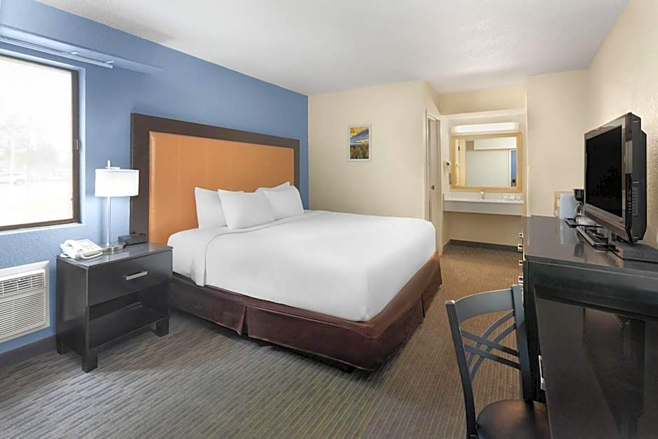 Days Inn by Wyndham Mackinaw City/Bridgeview Area