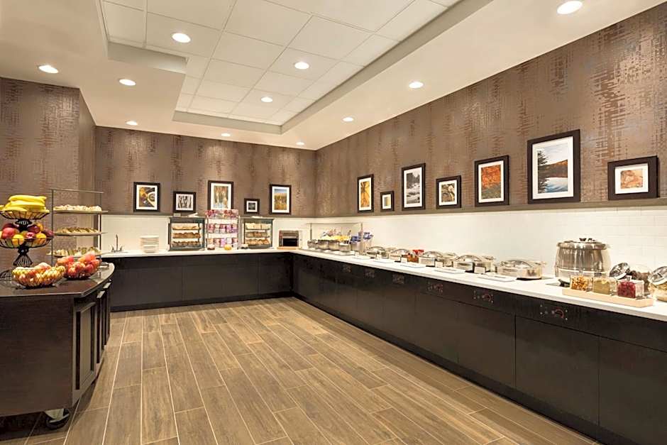 Hilton East Brunswick