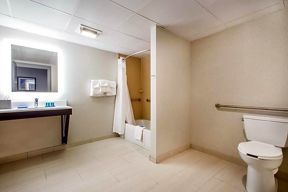 Holiday Inn Express & Suites Albany Airport - Wolf Road By IHG