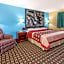 Super 8 by Wyndham Staunton