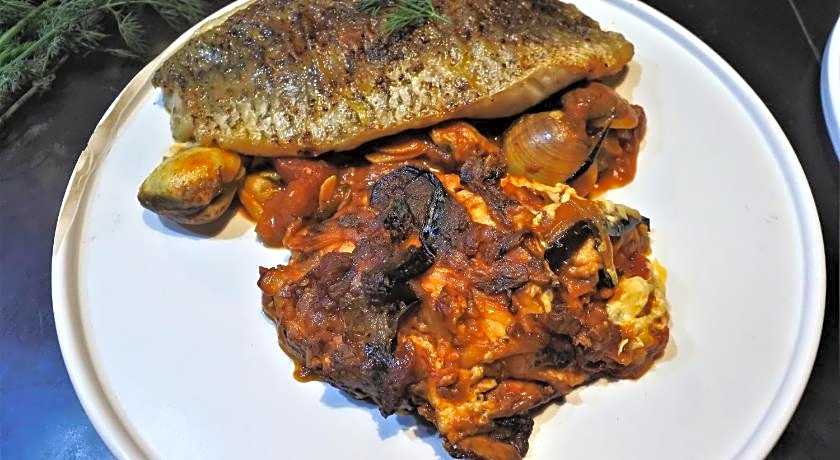 HI Karon Beach Hotel