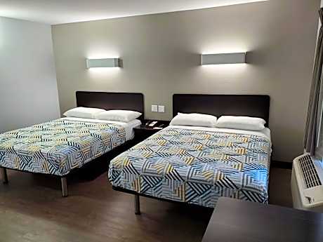 Deluxe Queen Room with Two Queen Beds - Non-Smoking