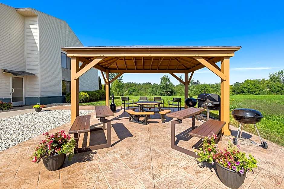 Clarion Pointe Racine - Mount Pleasant