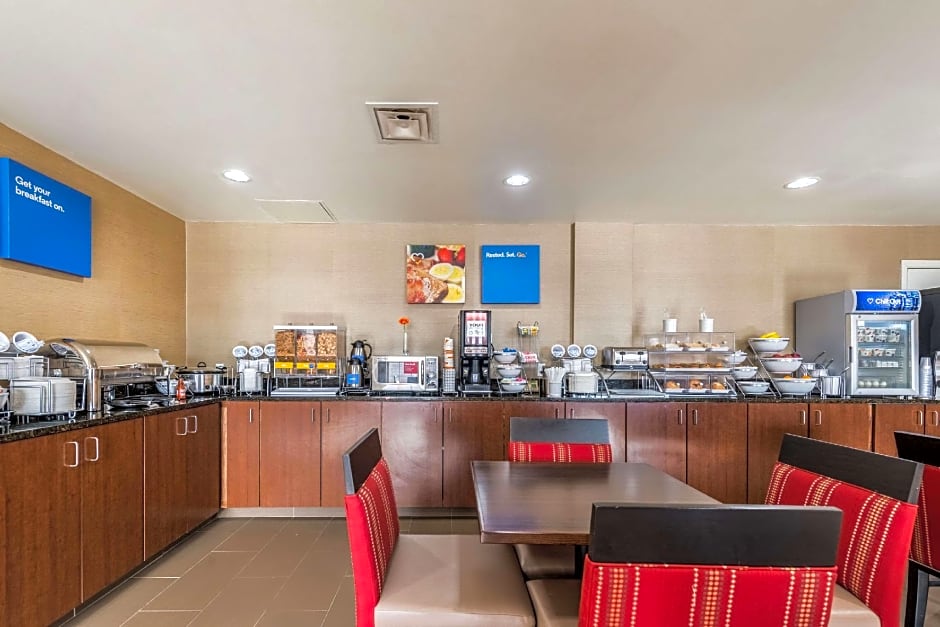Comfort Inn & Suites Dayton North