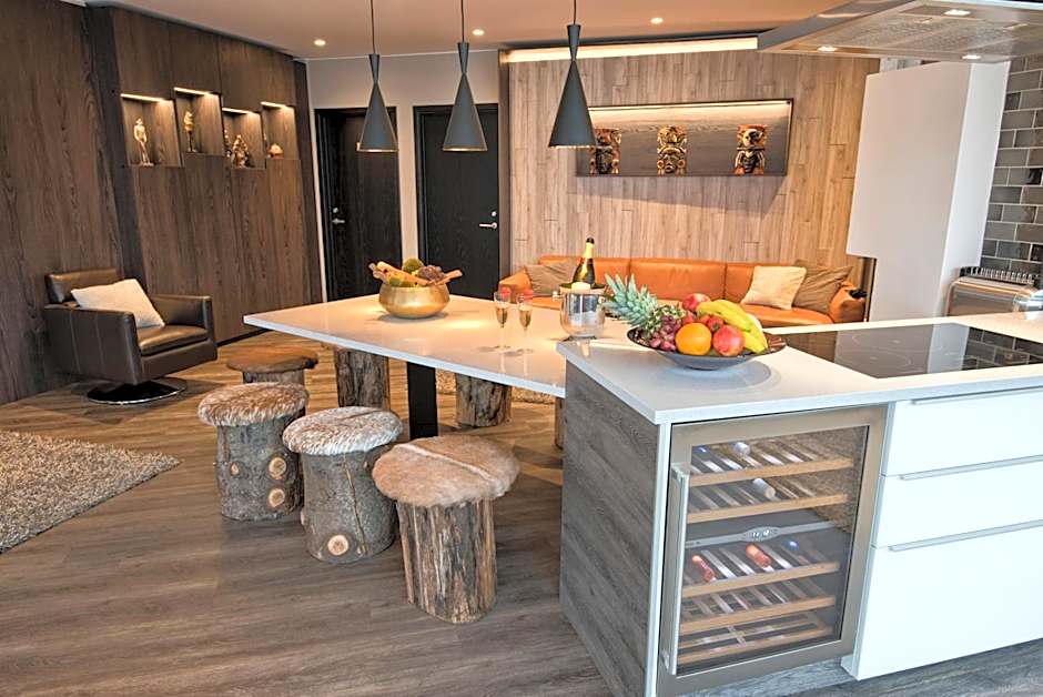 B14 Apartments & Rooms