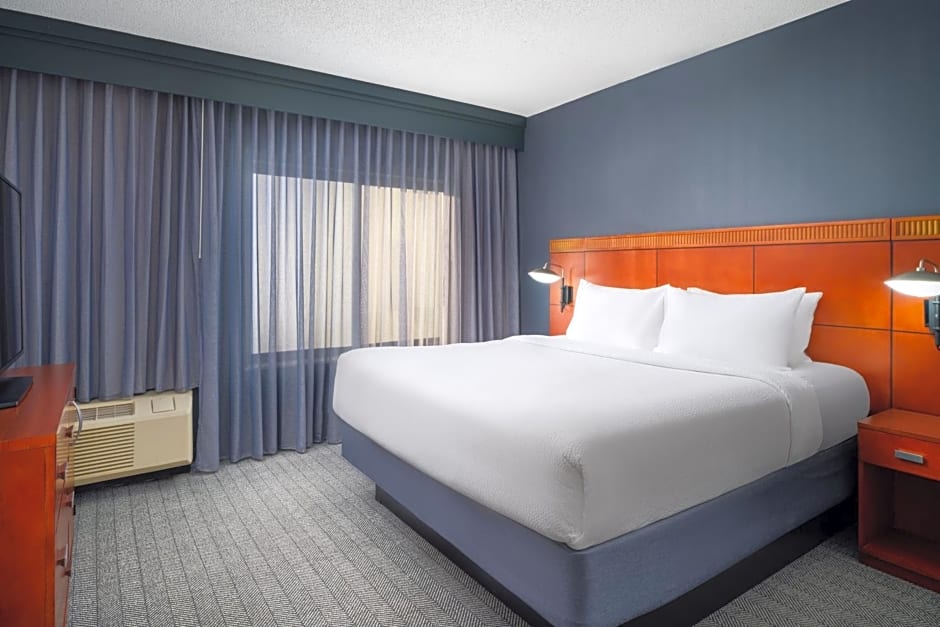 Courtyard By Marriott Columbus Worthington