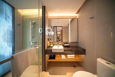 King Room with Side Sea View - Non-Smoking