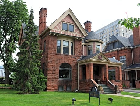 The Inn on Ferry Street