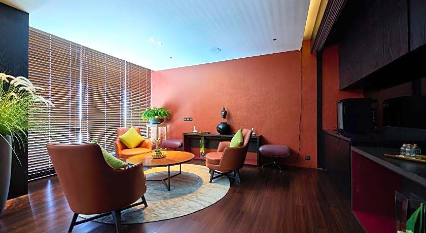 Midori Clark Hotel And Casino