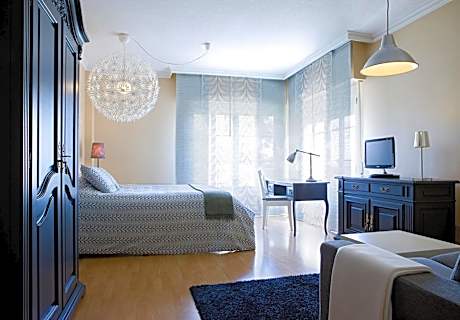 Studio (1-2 Adults)