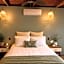 Gunnadoo Holiday Hut with Ocean Views and Jacuzzi